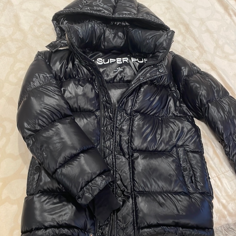 The Super Puff™
Hi-Gloss French taffeta goose down puffer jacket